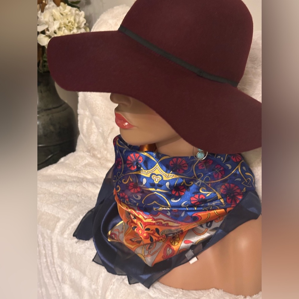 Old Navy Ladies Wide Brim Floppy Hat